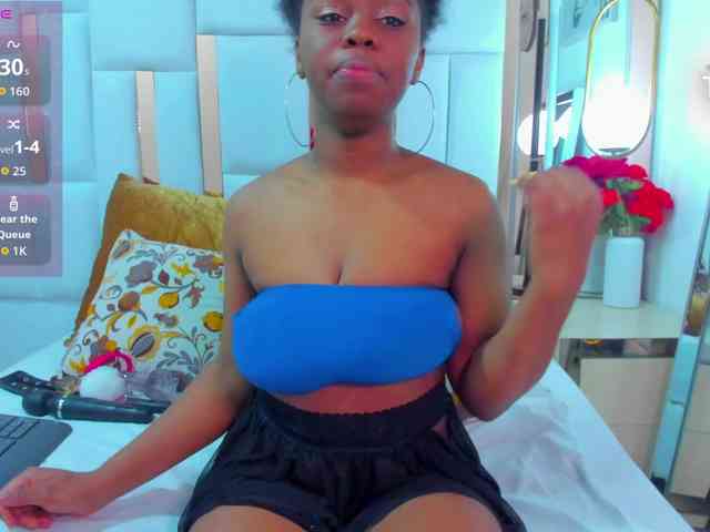 hazellane Live Webcam on BongaCams
