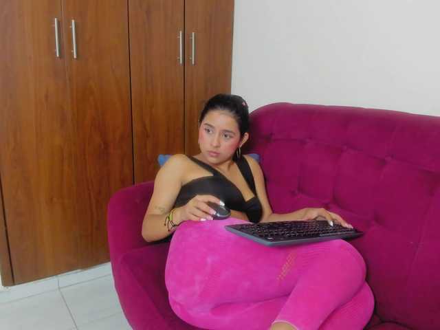 Norah777 live cam on BongaCams