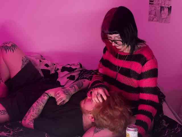 gothfaceJPG webcam