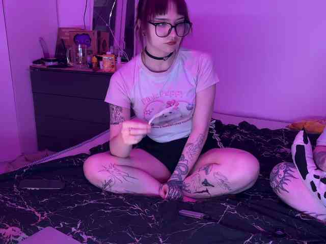 gothfaceJPG webcam