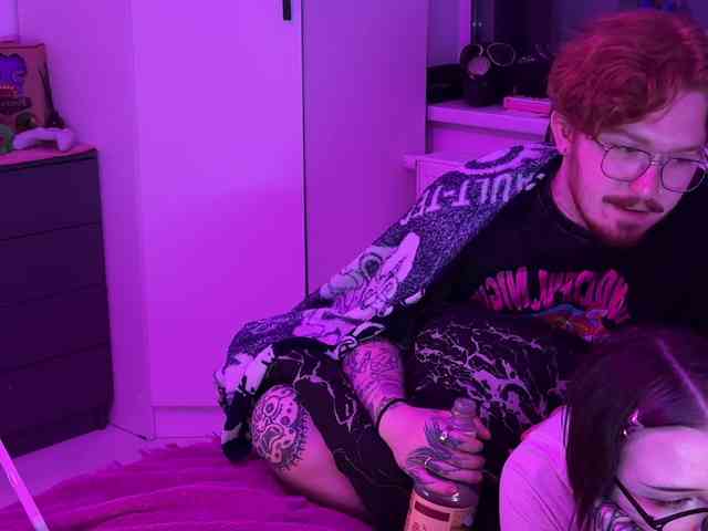 gothfaceJPG webcam