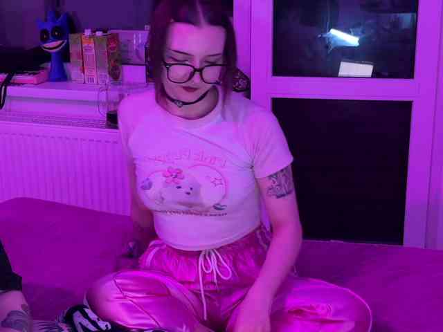 gothfaceJPG webcam