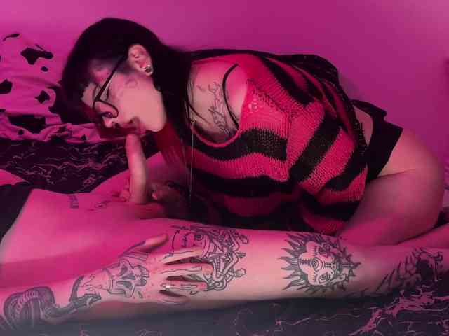 gothfaceJPG webcam