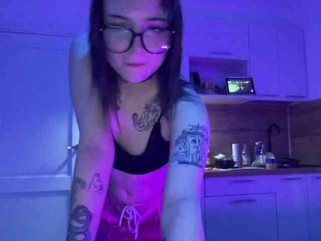 gothfaceJPG webcam