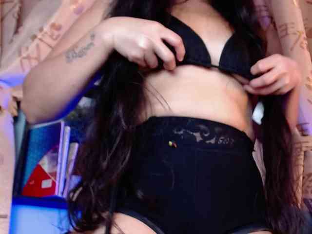 AlanaOwens Live Webcam on BongaCams