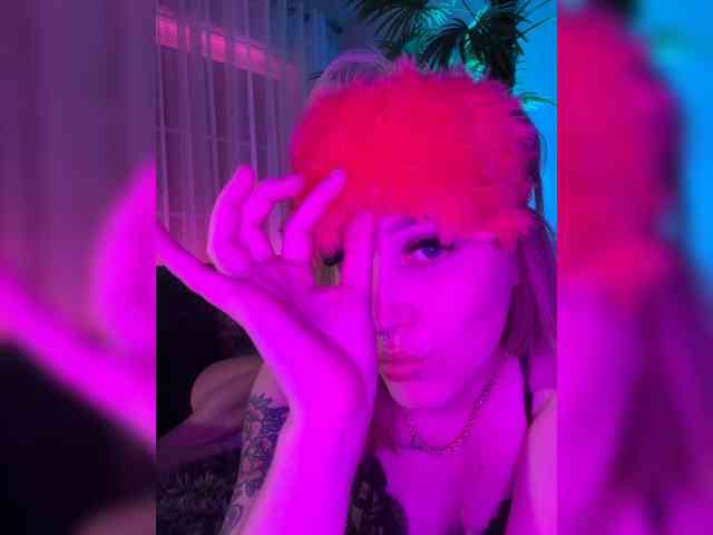 Wet_Kymistry webcam