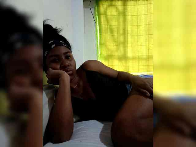 Isabel33 webcam