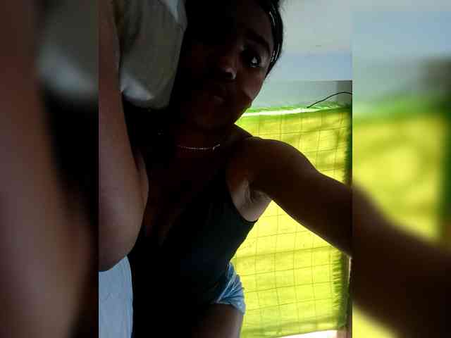 Isabel33 webcam
