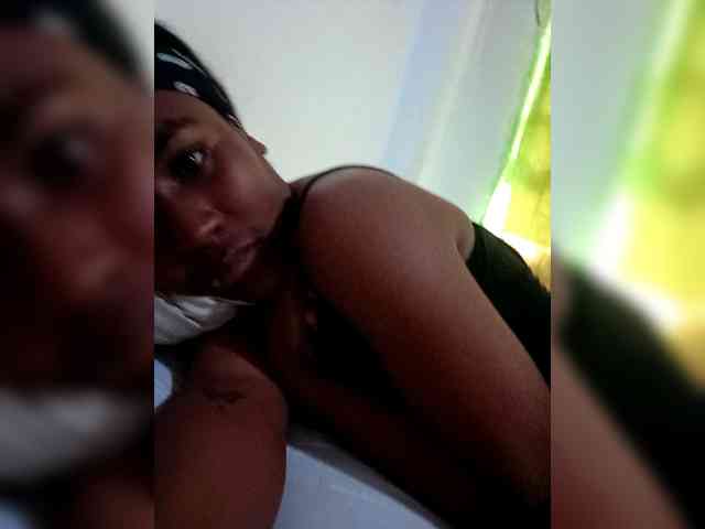 Isabel33 webcam