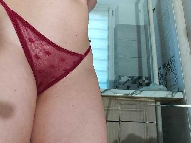 Horny1mommy live webcam show