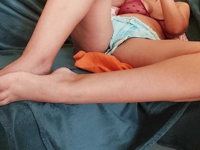 Horny1mommy live cam on BongaCams