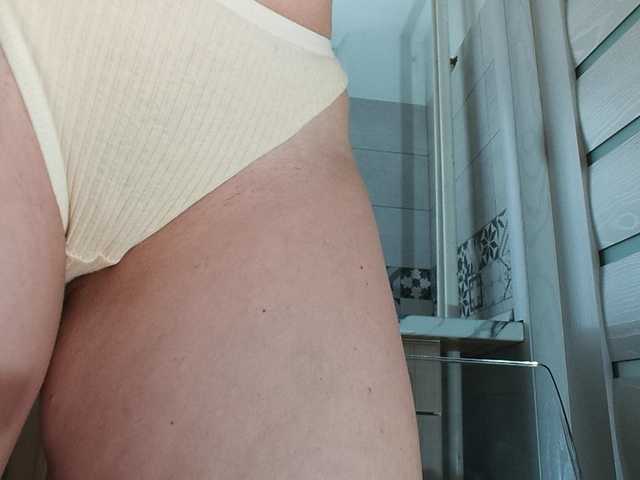 Horny1mommy live webcam show