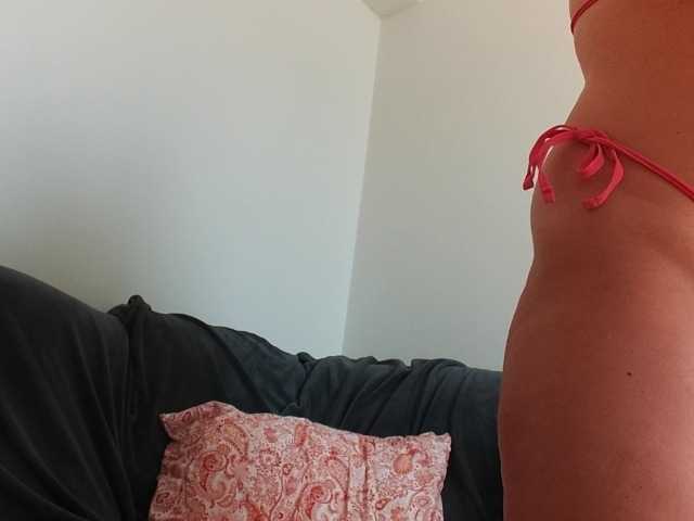 Horny1mommy live cam preview