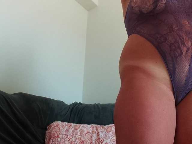 Horny1mommy live cam on BongaCams