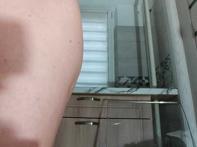 Horny1mommy live cam on BongaCams