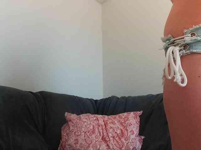 Horny1mommy webcam