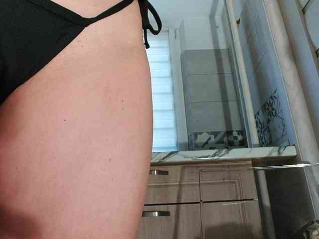 Horny1mommy webcam