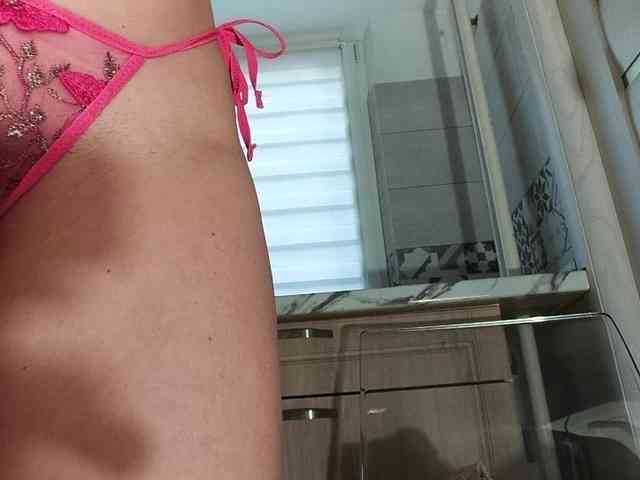 Horny1mommy webcam