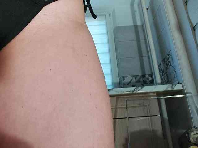 Horny1mommy webcam