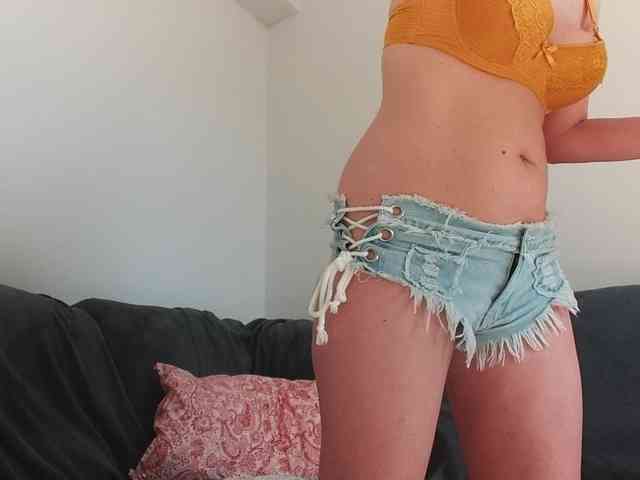Horny1mommy webcam
