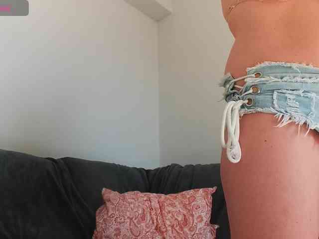 Horny1mommy webcam