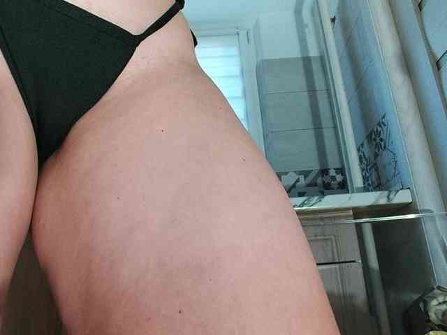 Horny1mommy webcam