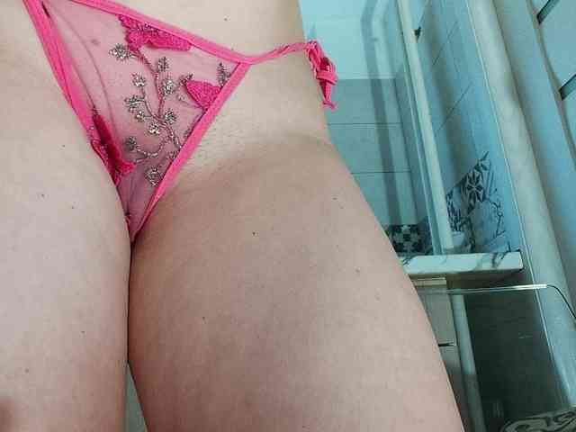Horny1mommy webcam