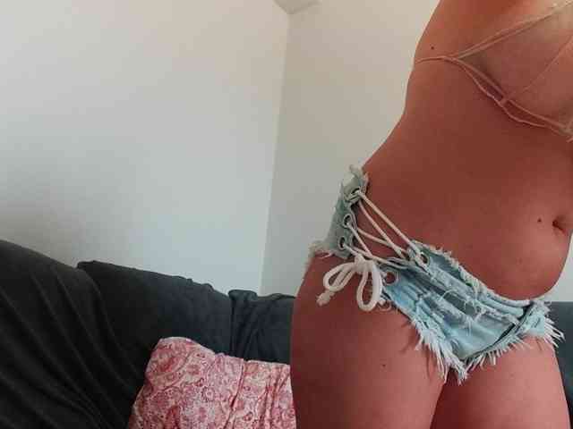 Horny1mommy webcam