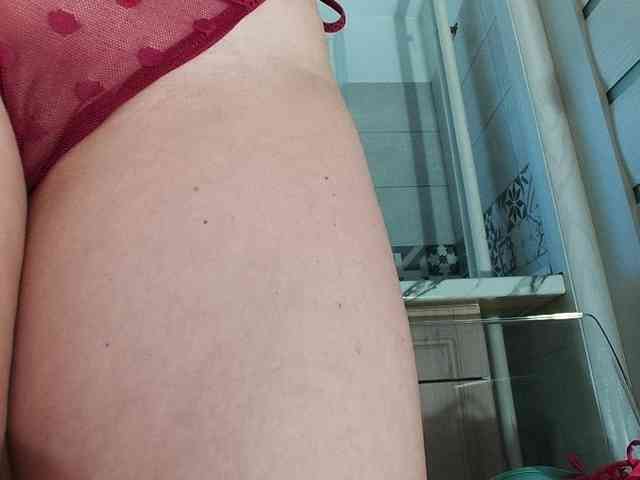 Horny1mommy webcam