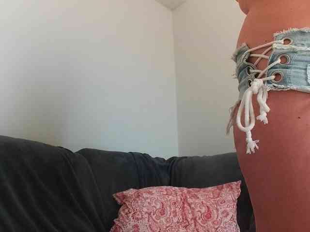 Modella: Horny1mommy