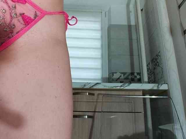 Horny1mommy webcam