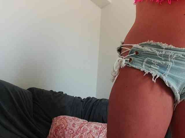 Horny1mommy webcam