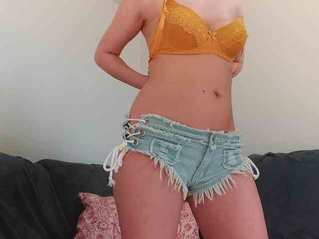 Horny1mommy webcam