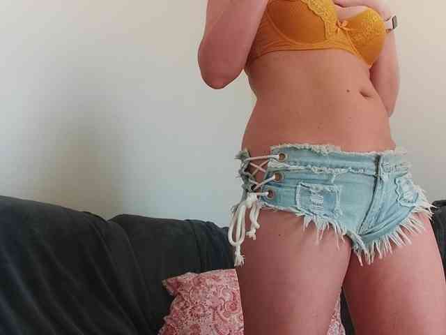 Horny1mommy Live Webcam on BongaCams