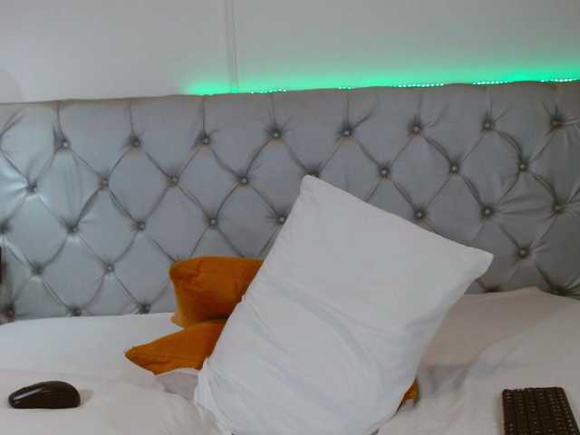 NoiraVale live cam on BongaCams