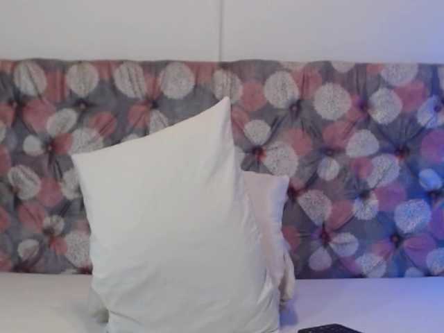 NoiraVale live cam on BongaCams