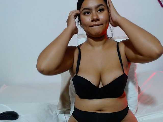 NoiraVale live cam on BongaCams