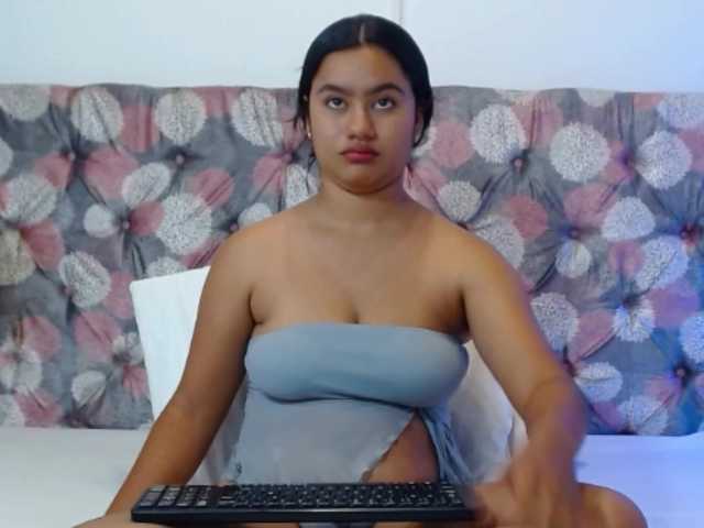 NoiraVale live cam on BongaCams
