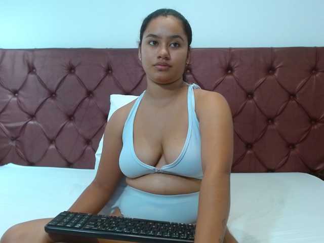 NoiraVale live cam on BongaCams