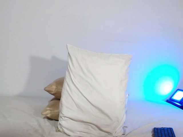 NoiraVale live cam on BongaCams