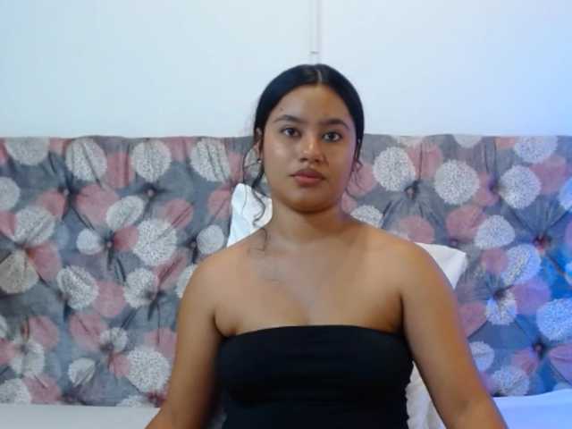 NoiraVale live cam on BongaCams
