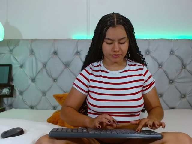 NoiraVale live cam on BongaCams
