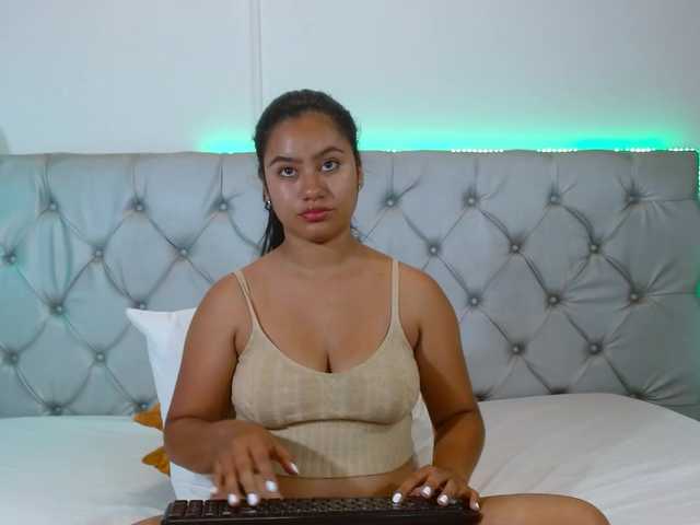 NoiraVale live cam on BongaCams