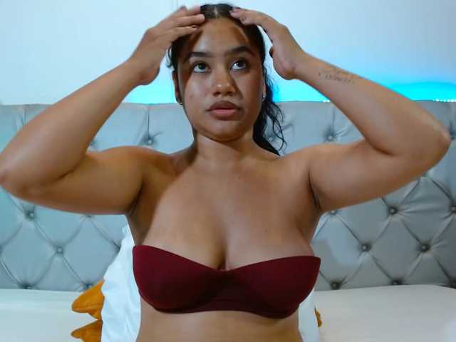 NoiraVale live cam on BongaCams