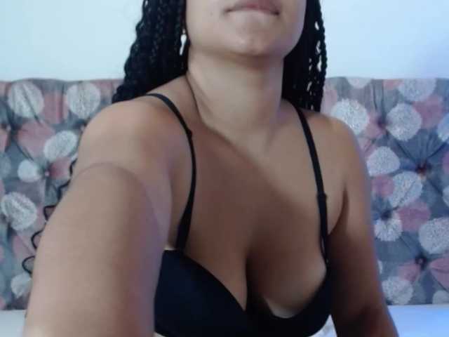 NoiraVale live cam on BongaCams