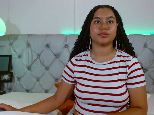 NoiraVale live cam on BongaCams