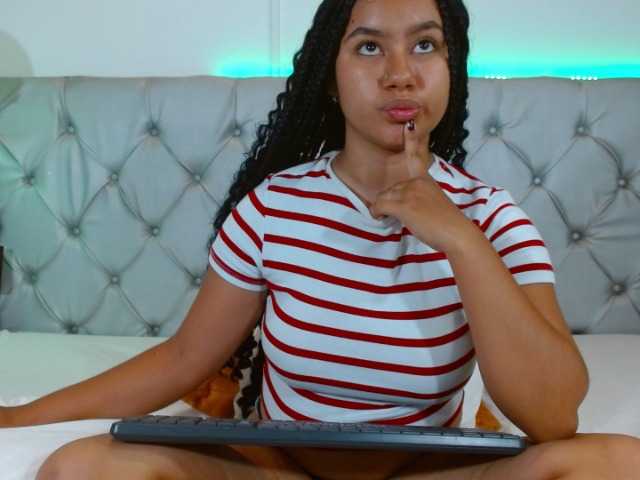 NoiraVale live cam on BongaCams