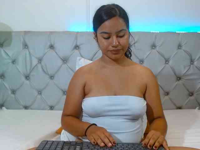 Modella: NoiraVale