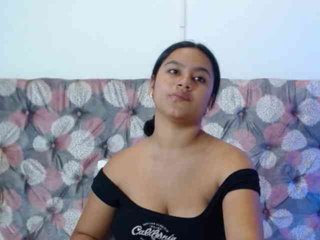 NoiraVale Live Webcam on BongaCams