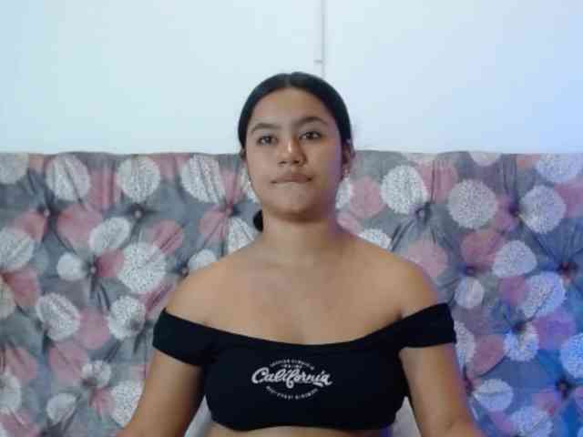 NoiraVale Live Webcam on BongaCams